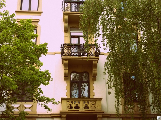 Gelbe Balkone